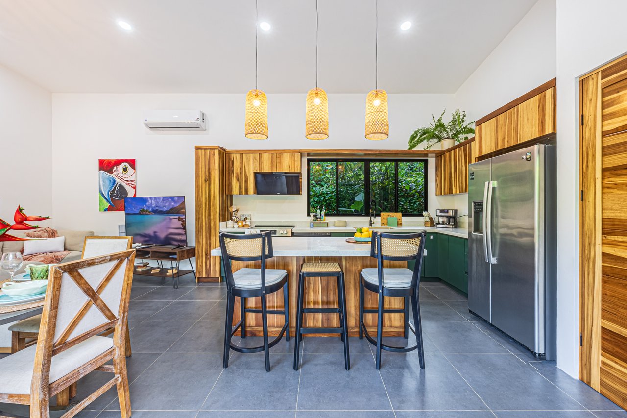 CASA PALMA VERDE – 3 Bedroom & 3 Bathroom Home with Bathtub, Big Pool and Extra Building Site – 0.72 Acres