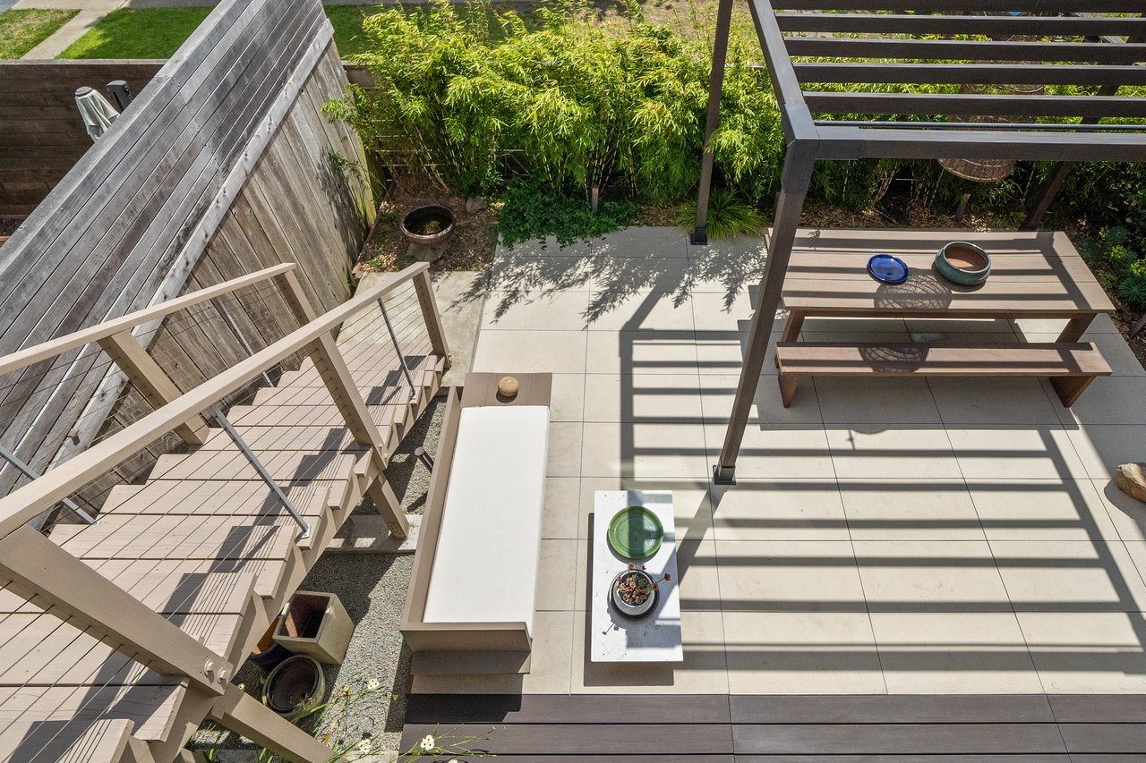 1515 Van Dyke Avenue