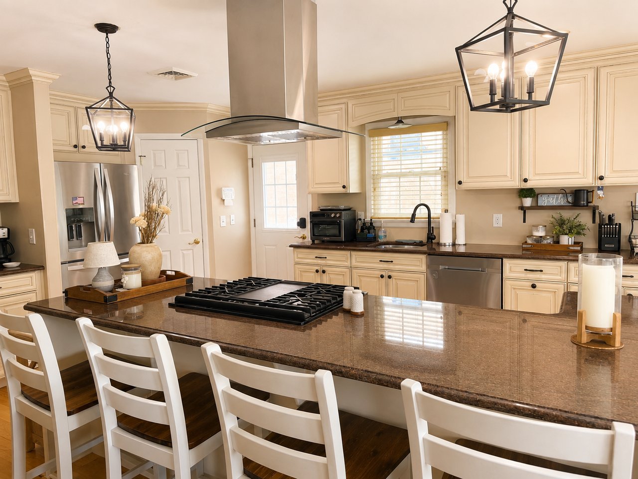 Summer Rental - Newly Renovated 2 Blocks to the Beach