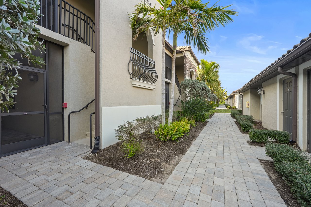 5527 PALMER CIR, #205, BRADENTON, FL 34211