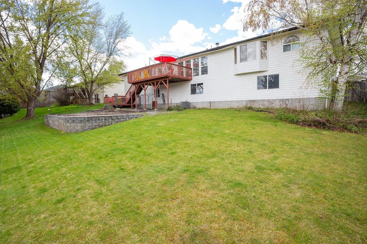 9706 N Ridgecrest Dr