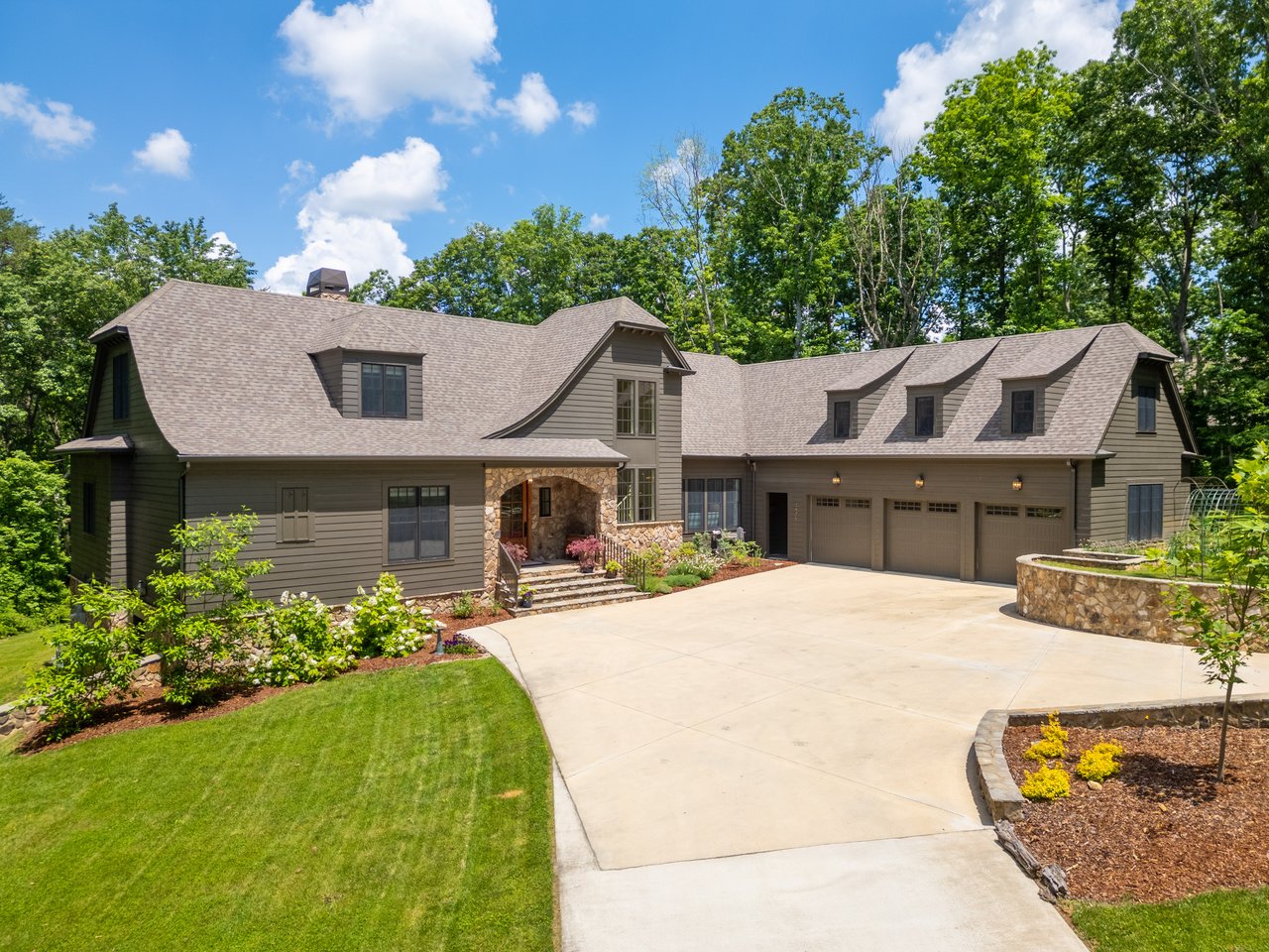 Bugle Call Way on Signal Mountain