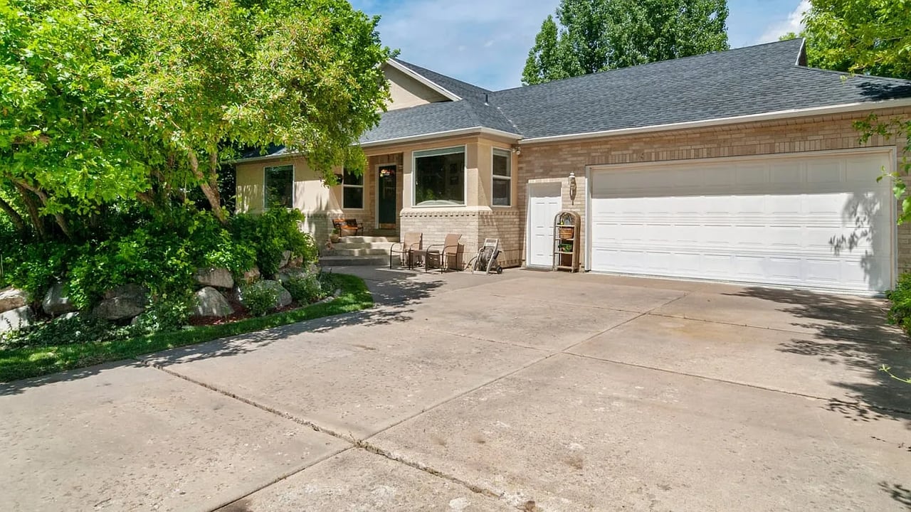 4862 S Kiwana Dr