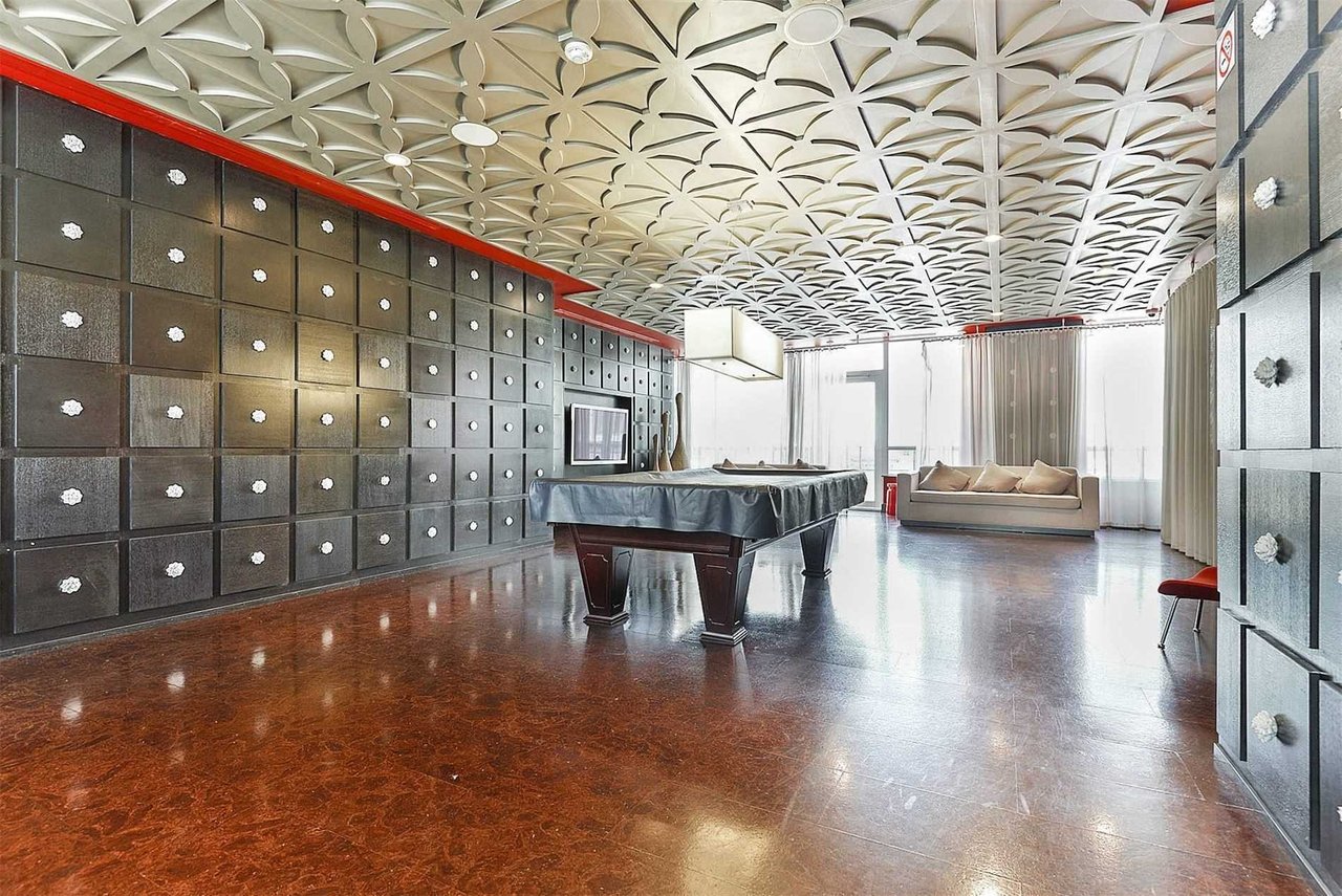 20 Blue Jays Way Unit 1705