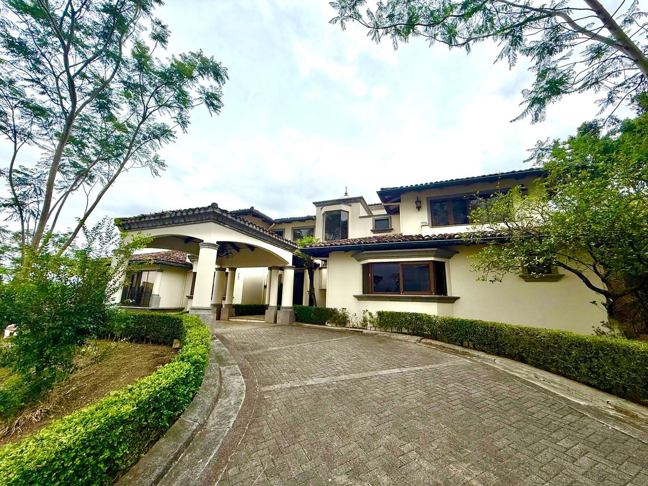 Classical Gated Corner Estate, Escazu, San Jose