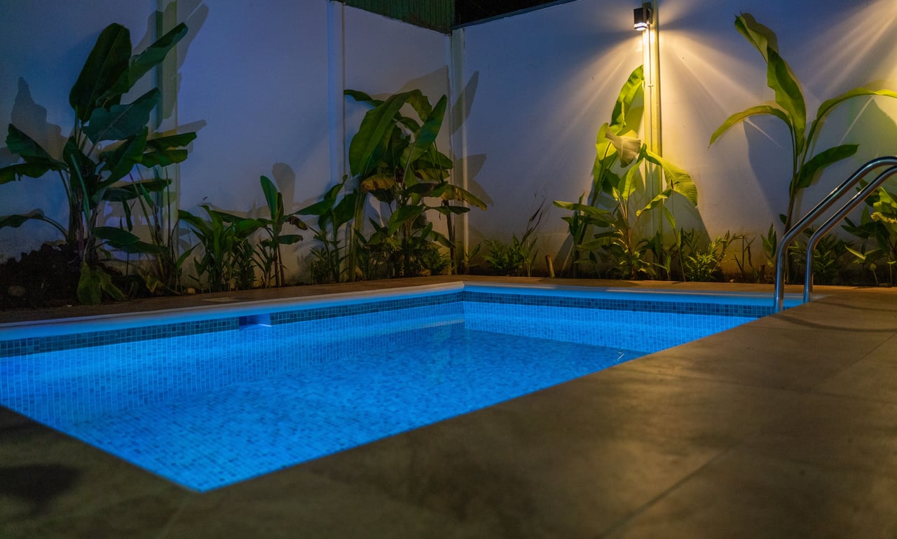 A House With An Upper Live-In Suite & Two Fully Serviced Downstairs Rental Apartments Less Than 1 km From The Entrance to Marino Ballena National Park