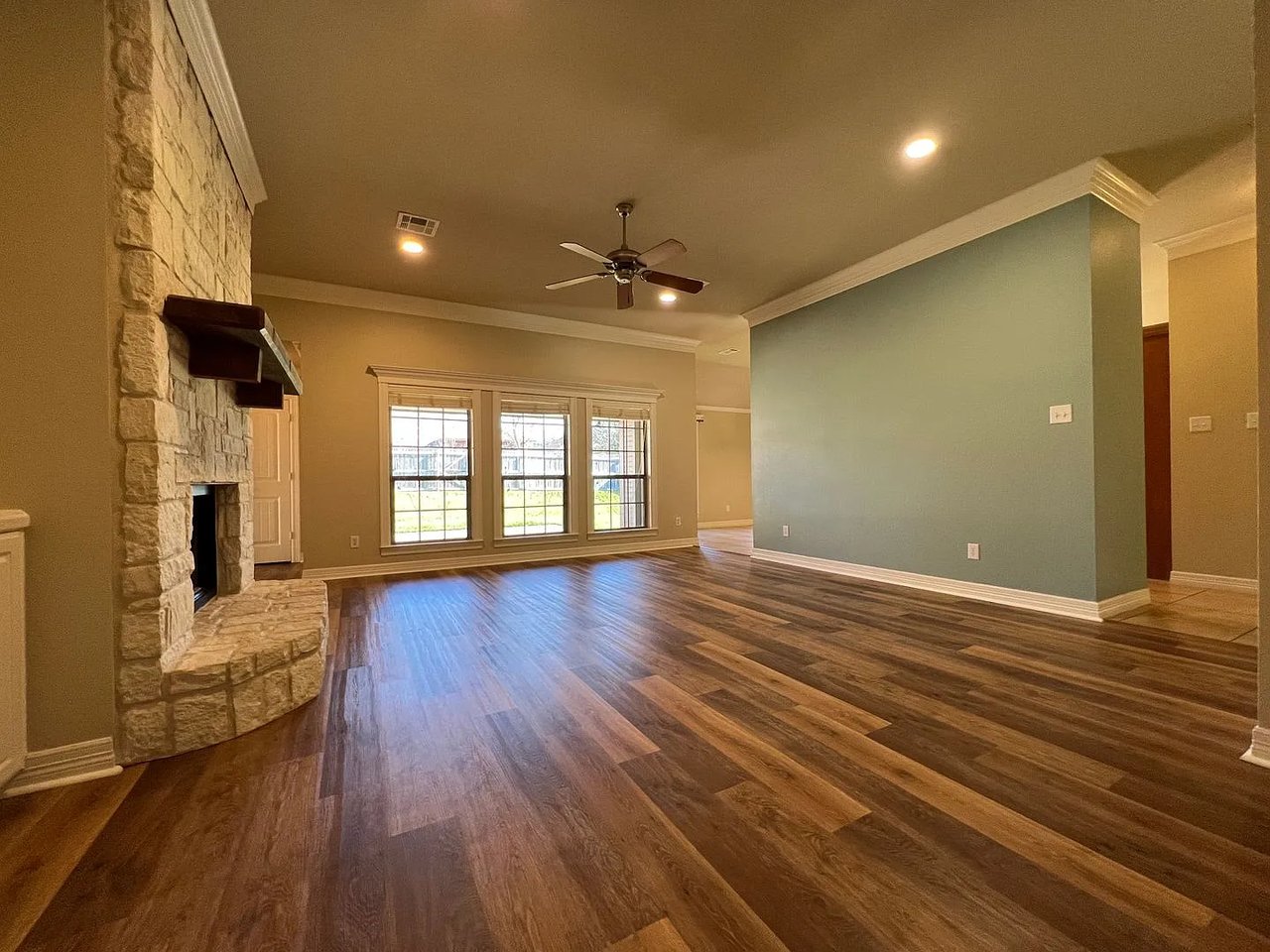 3016 Pueblo Dr