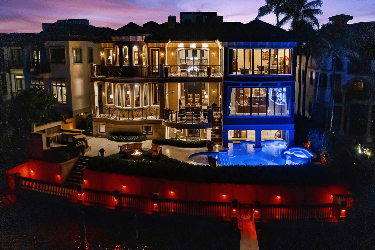 2308 Bay Dr