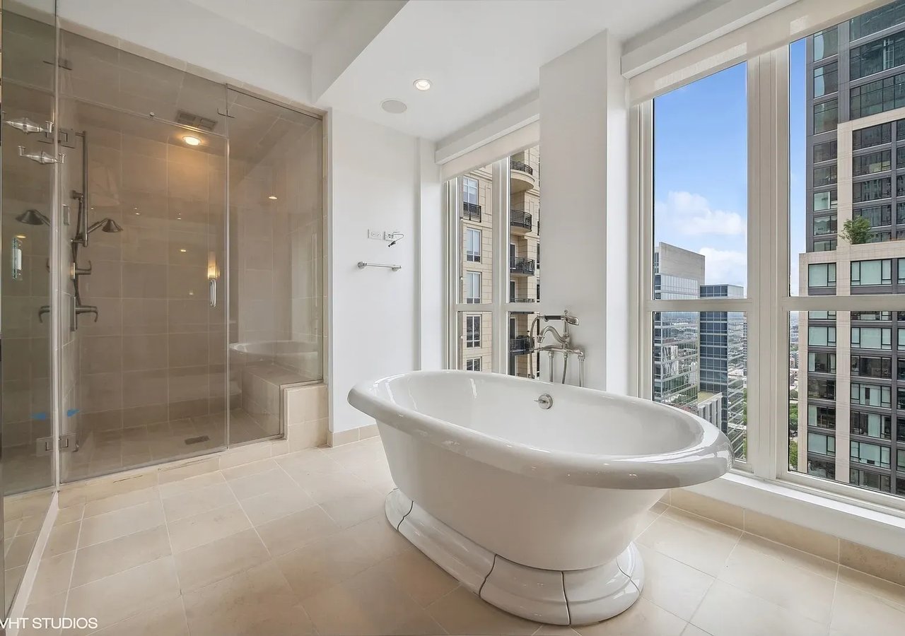 11 E Walton St APT 3101