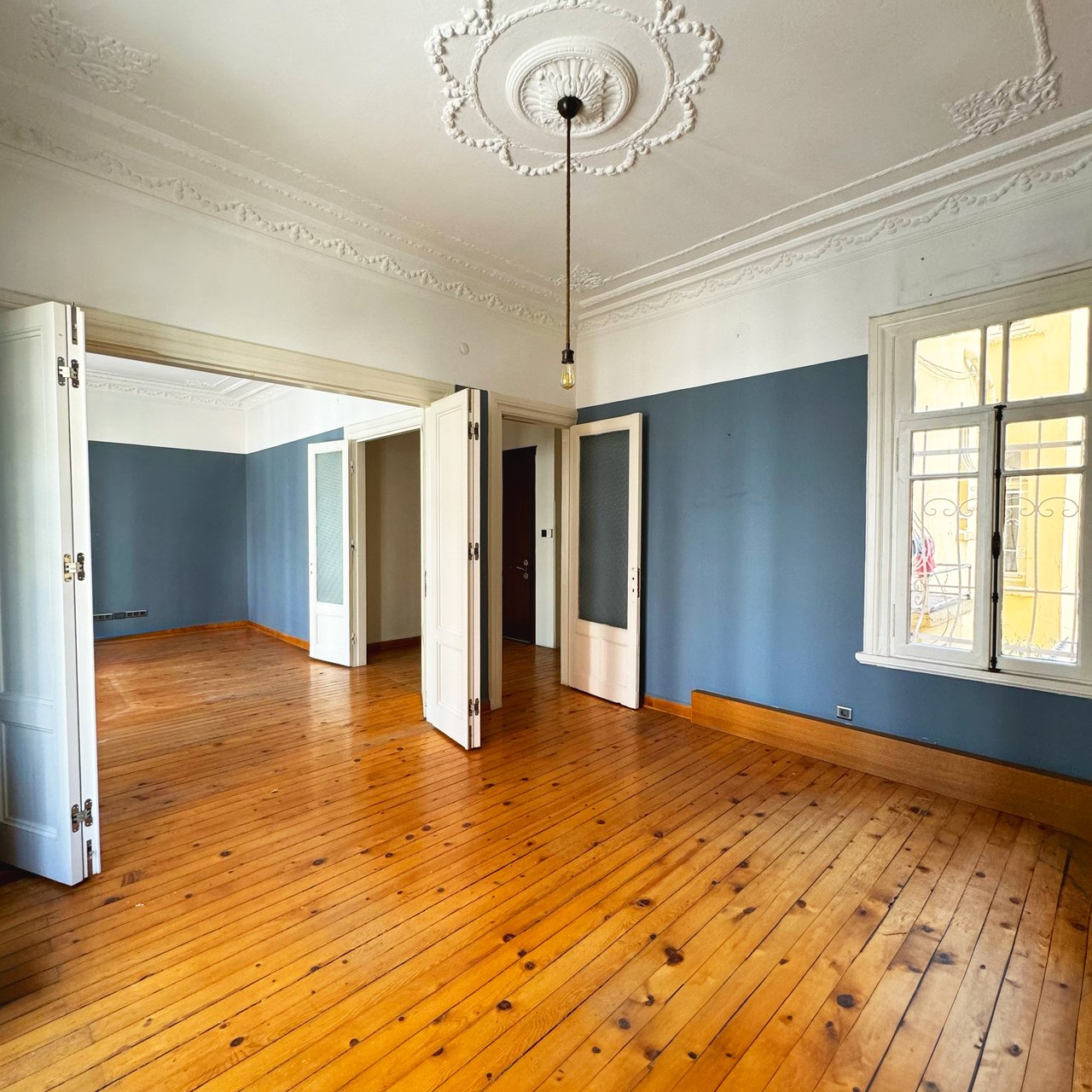 A 3+2 Cihangir flat in a Historical Apartment in Istanbul