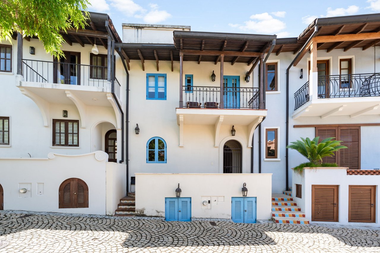 5 Calle Cartagena | This coastal retreat offers a perfect blend of comfort and convenience.