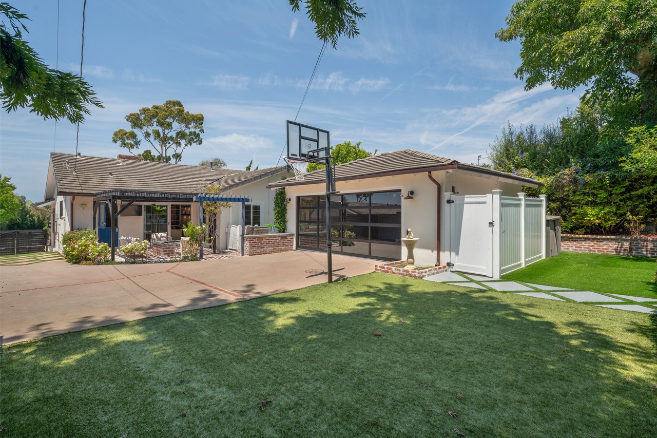 2116 Palos Verdes Drive W