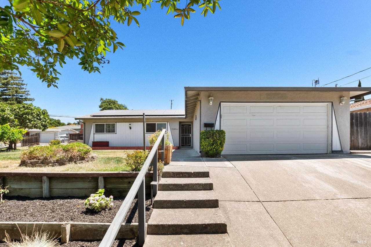 2004 S Terrace Dr