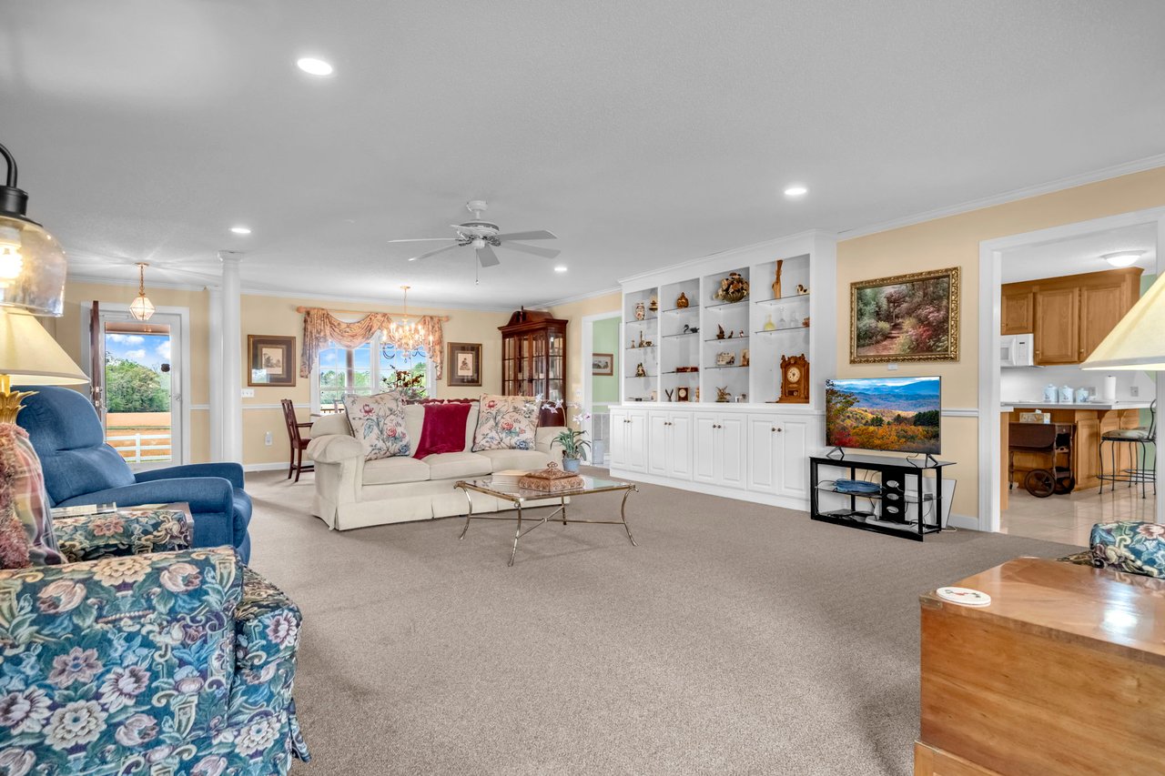 824 N Forest Hills School Rd