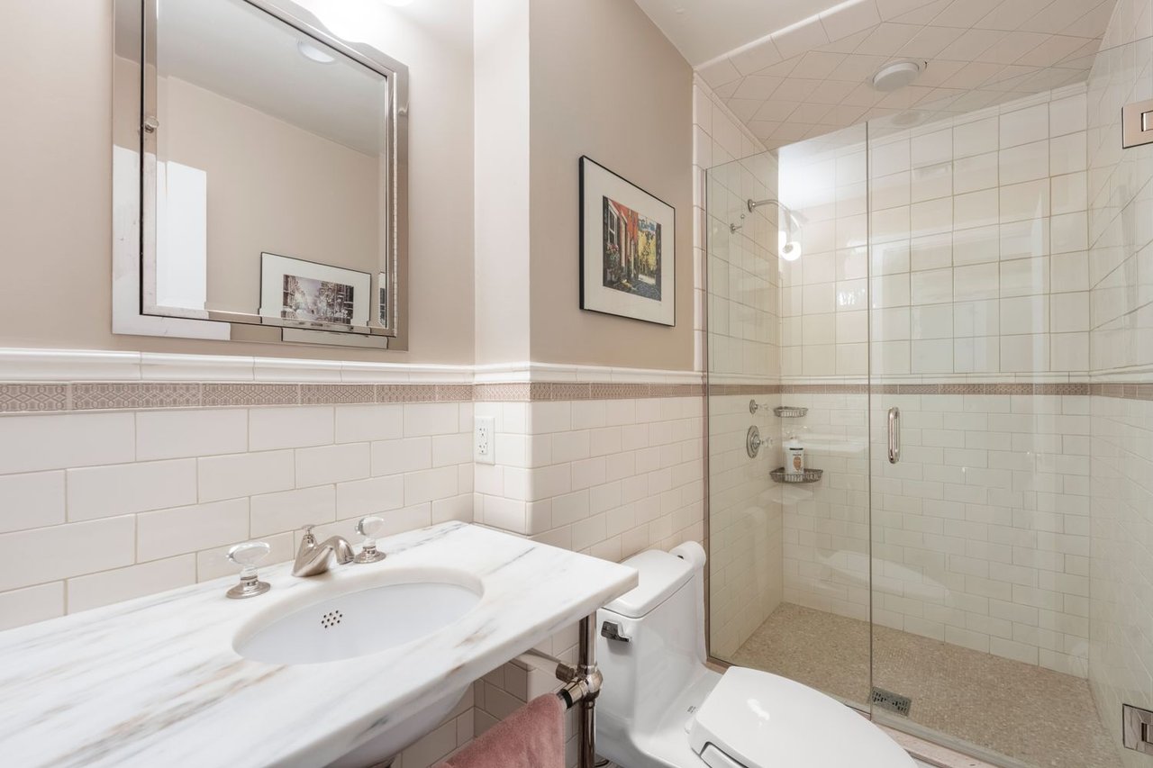 20 Gloucester St #3