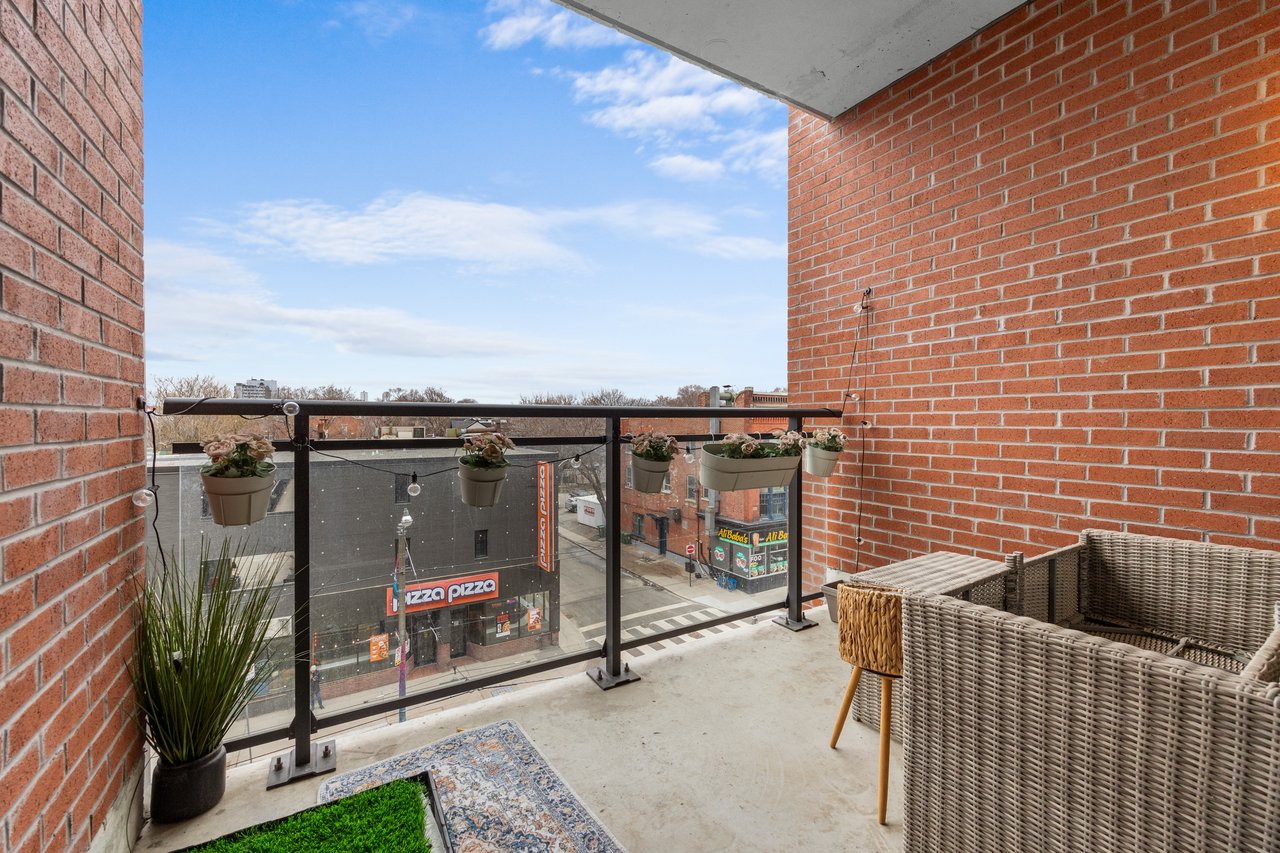 665 Queen Street East Suite 301