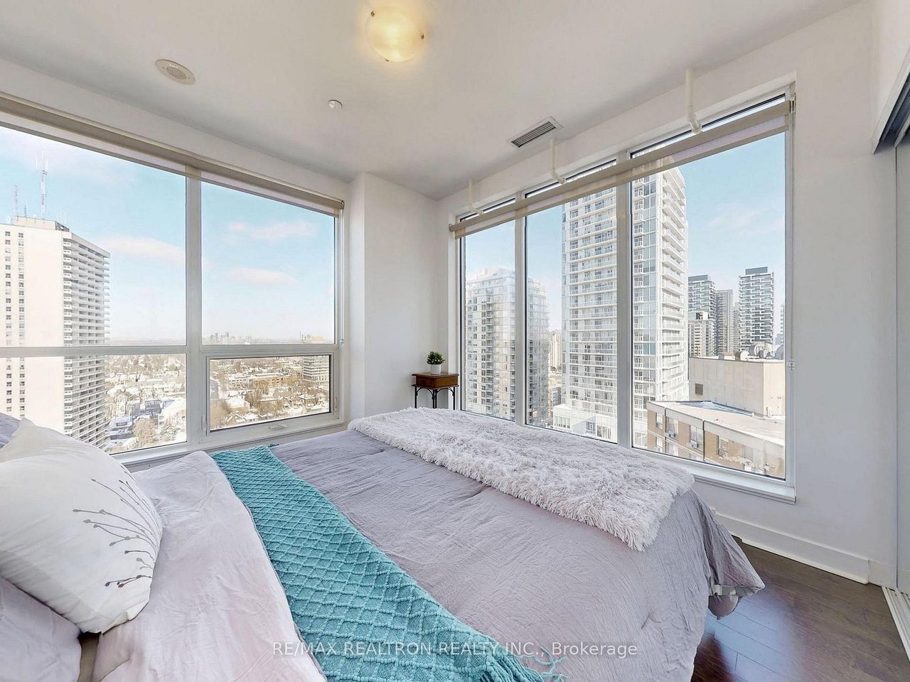 PENTHOUSE ON ENGLINGTON CROSSTOWN LRT