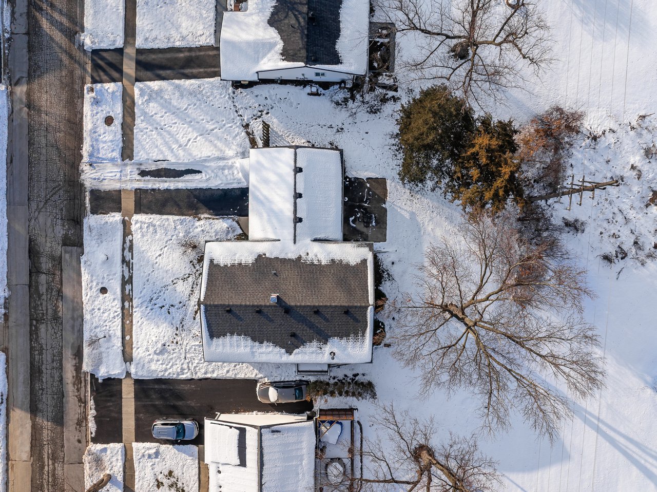 6308 MacArthur Dr, Woodridge