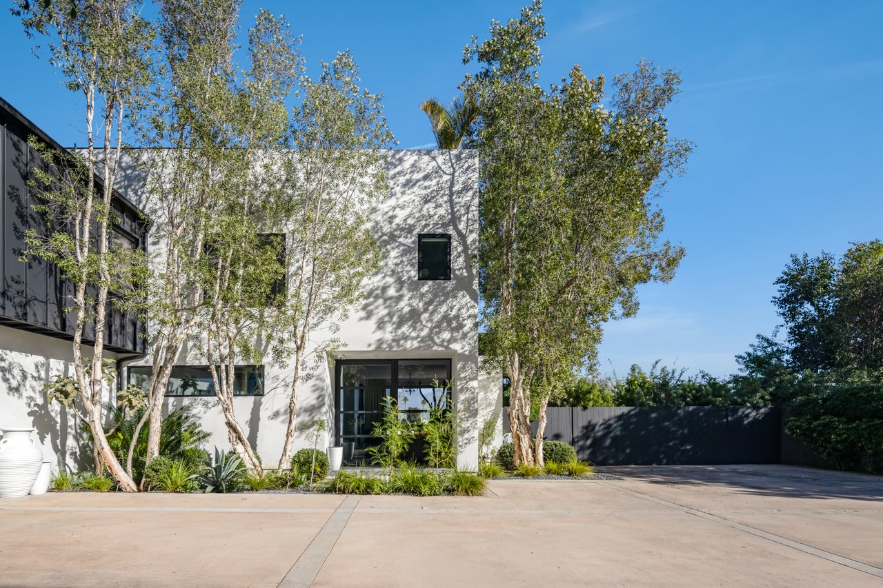 8080 Laurel View Dr, Hollywood Hills 