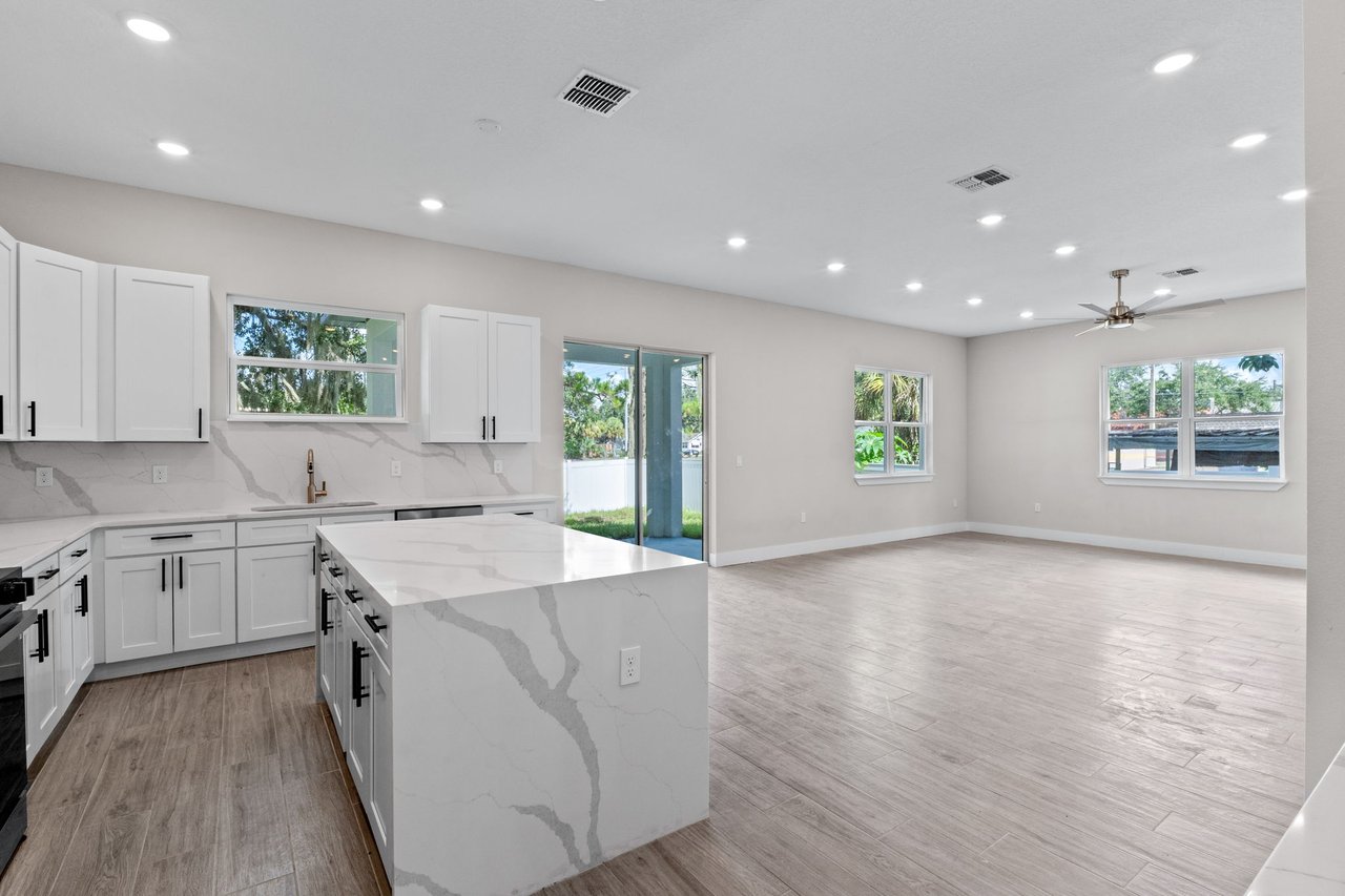 2718 KEYSTONE DRIVE