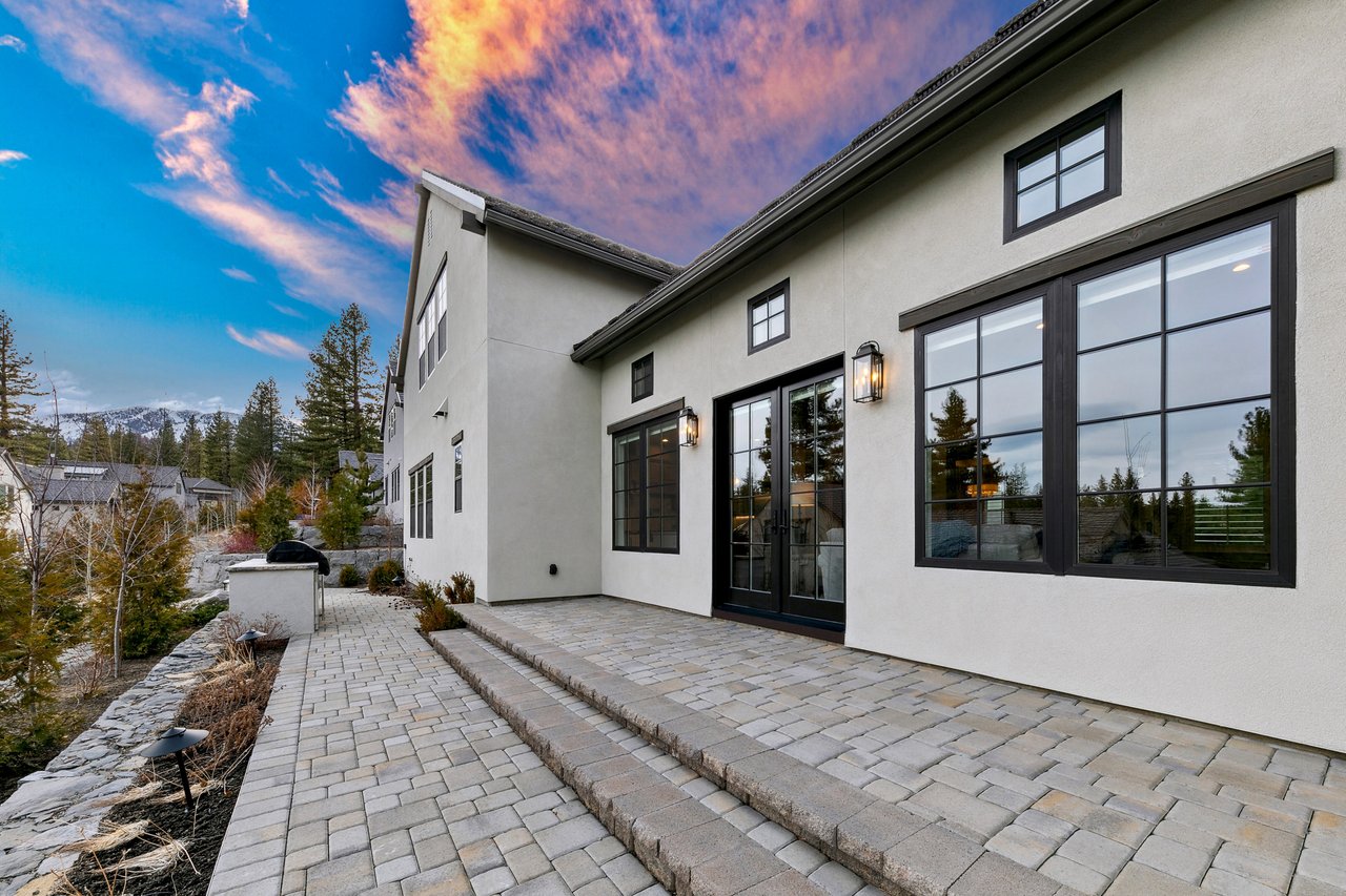  Luxury Home Just Listed in Montreux Golf and Country Club-Parc Foret