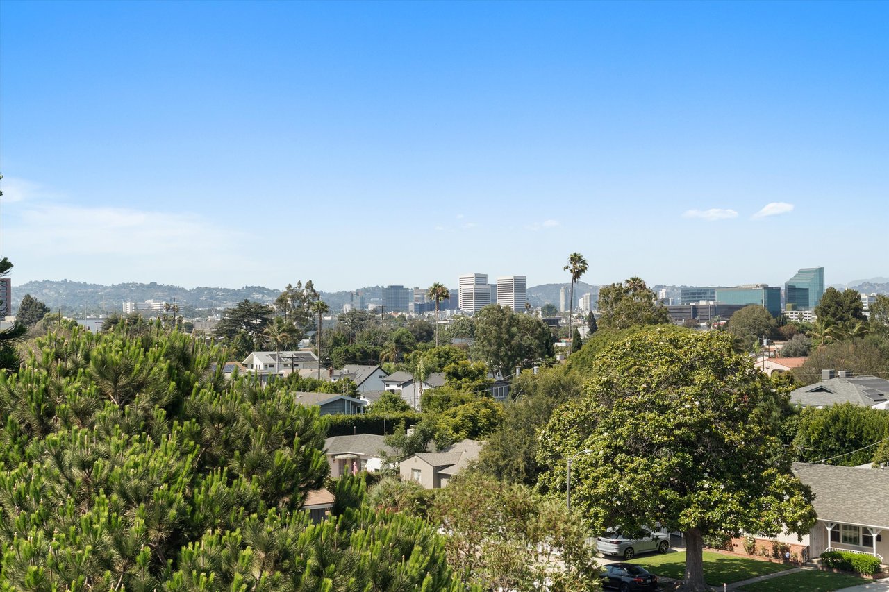 12321 Ocean Park Blvd #17