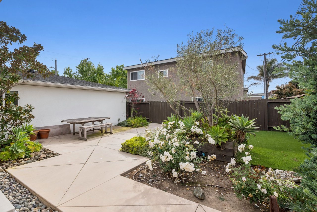 782 W 18th Street