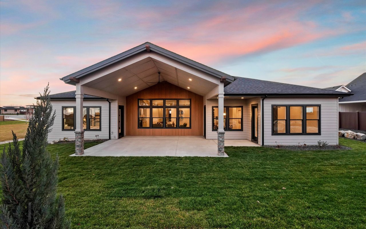 Modern Craftsman on One-Third of an Acre in Star, Idaho