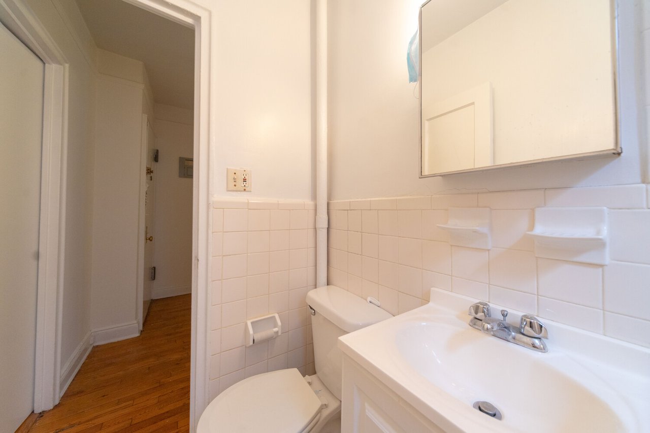 210 East 38th Street, Apt 4H