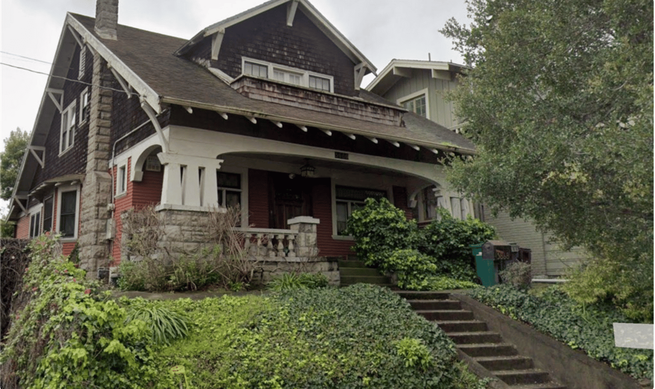 3868 Greenwood Ave