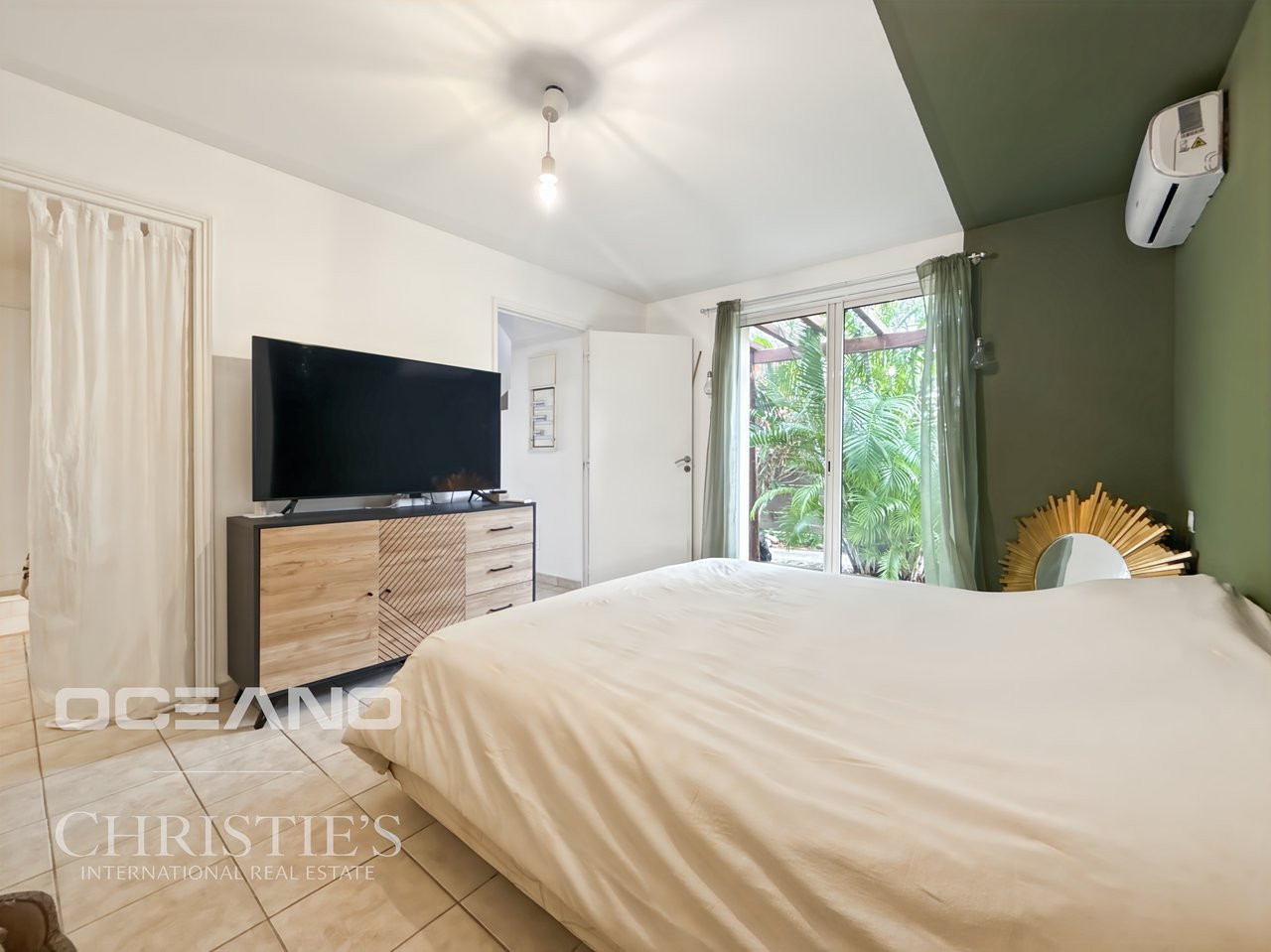 EXCLUSIVE - 2 bedrooms Townhouse with a pool