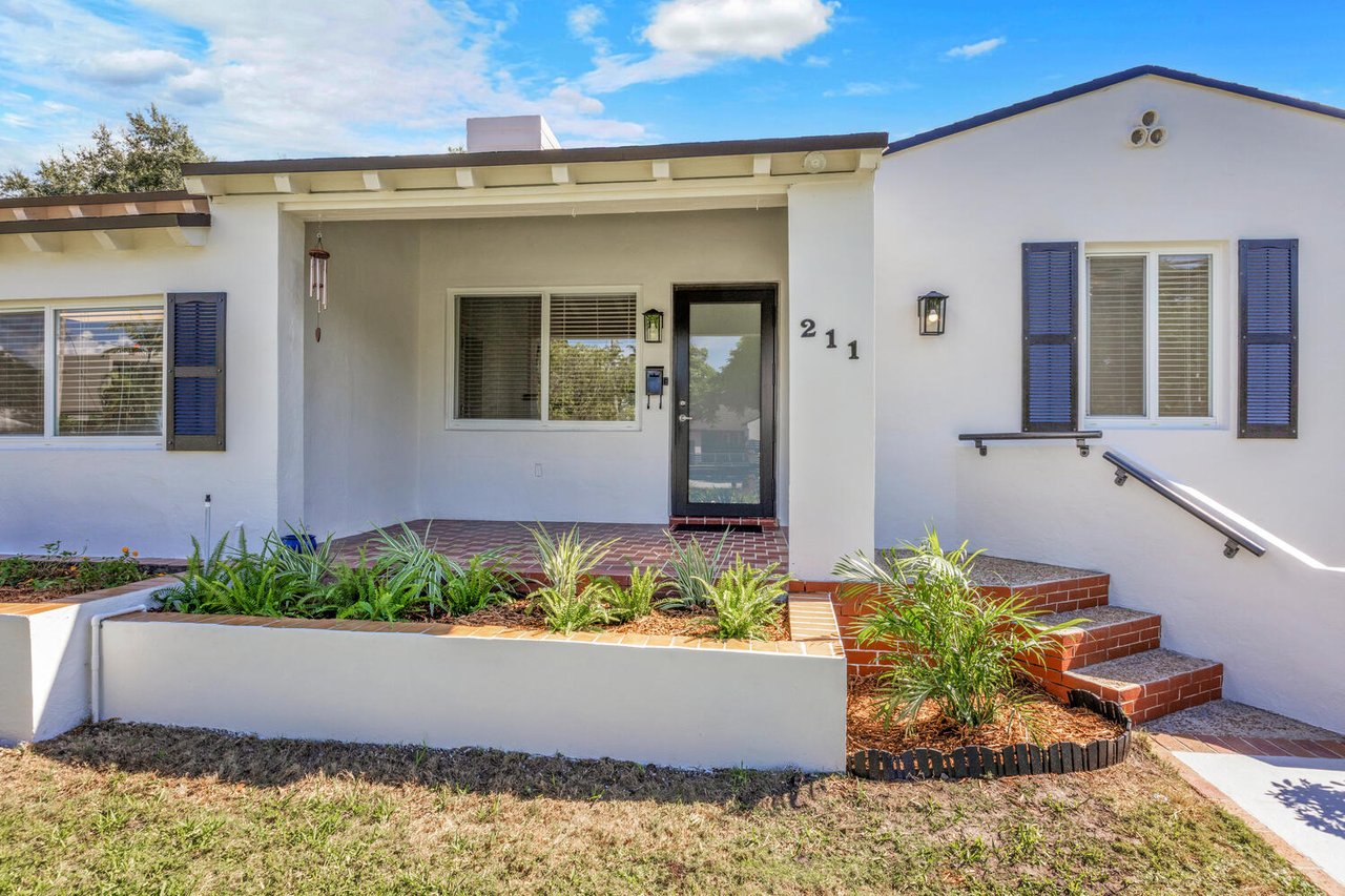 Move-In Ready in The Roads