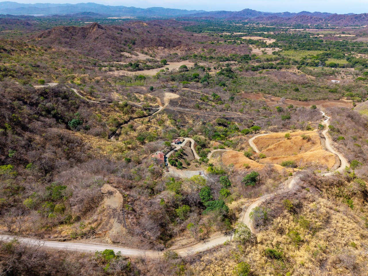 Finca Las Ventanas | Expansive Mountain View Estate Near Potrero