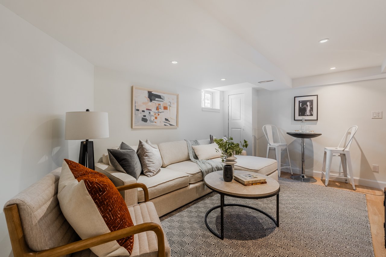 6 Evandale Rd