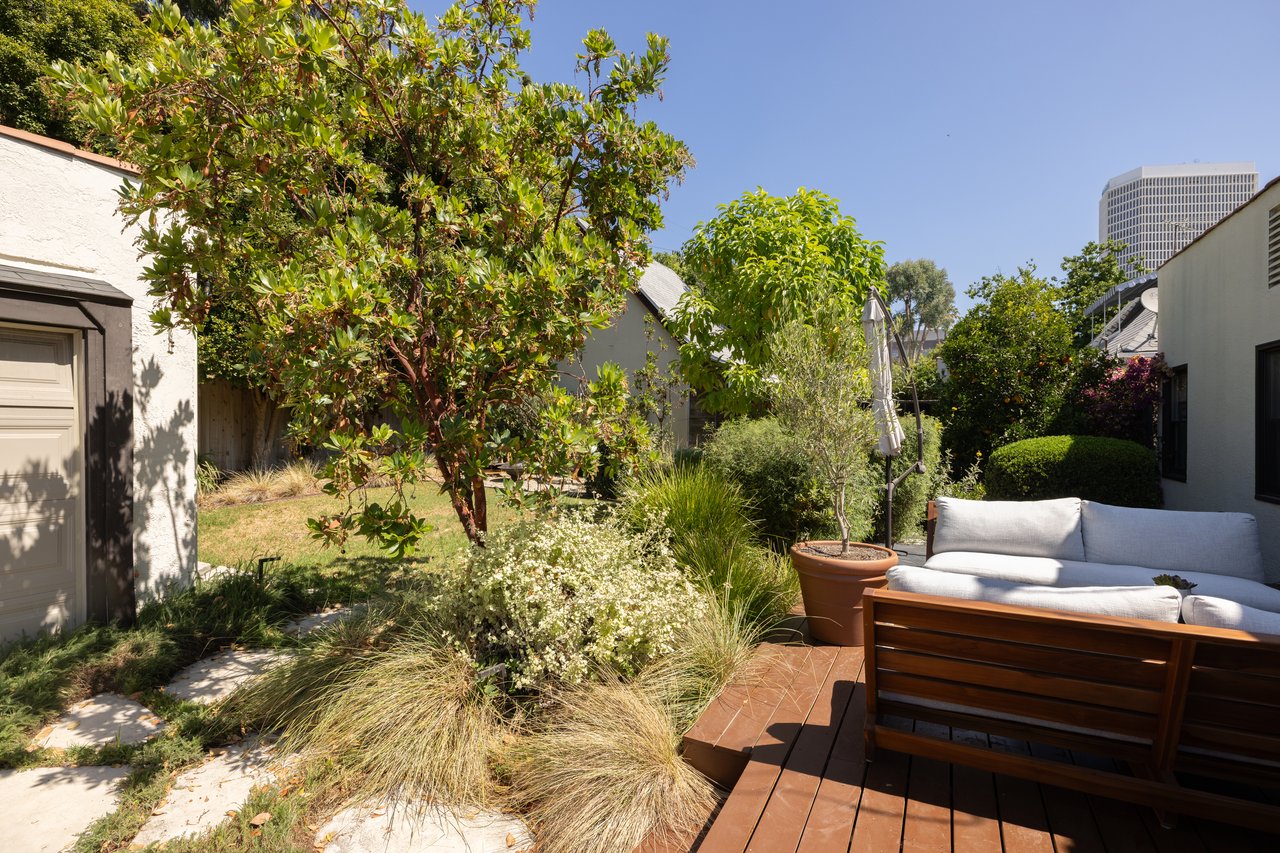 851 Masselin Ave, Miracle Mile