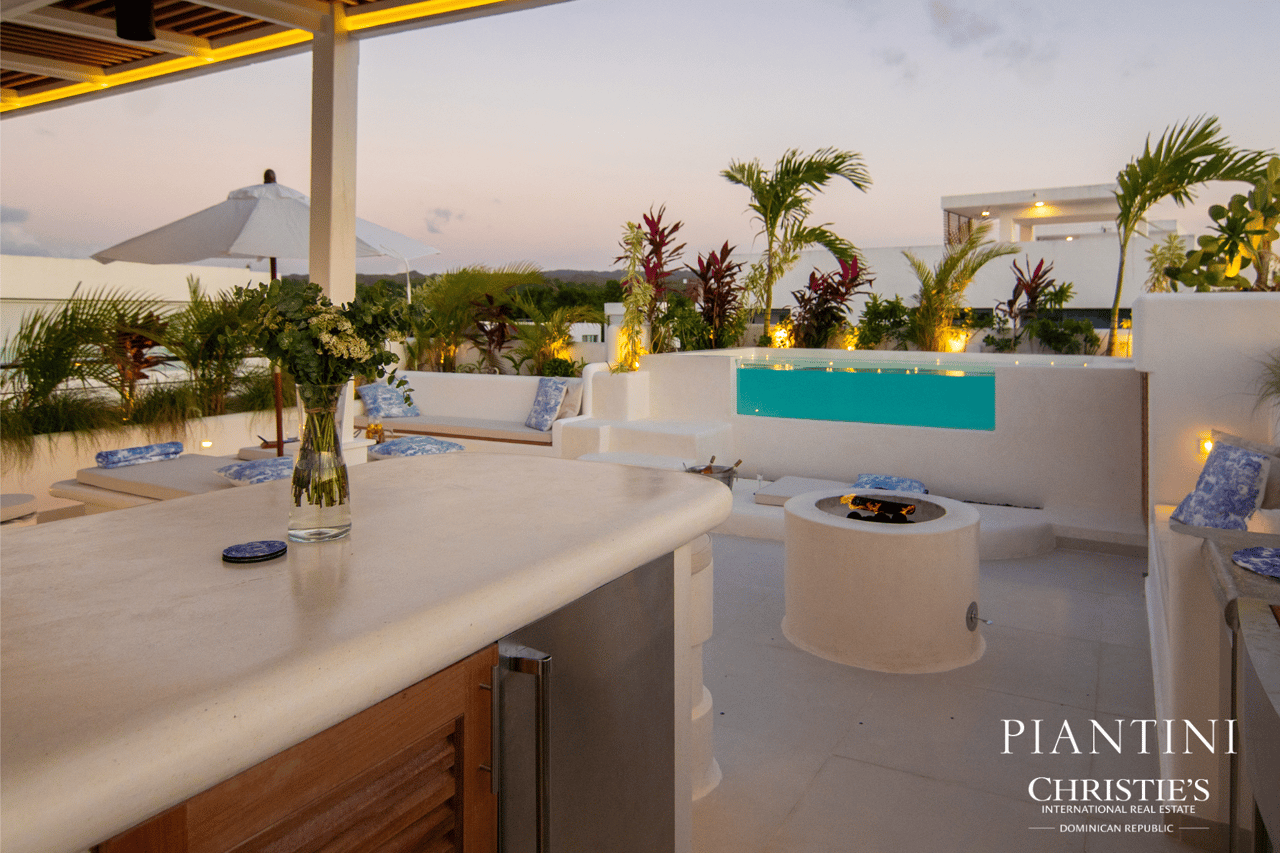 Sunrise Penthouse, Terrenas