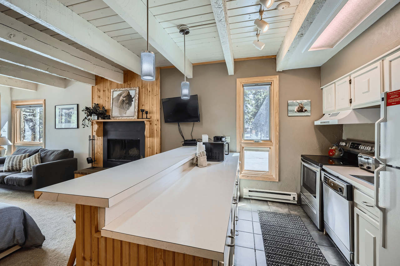Just Listed: Light-Filled Breck Studio in Zone 1 – Walk to Lifts, Trails & Main Street!