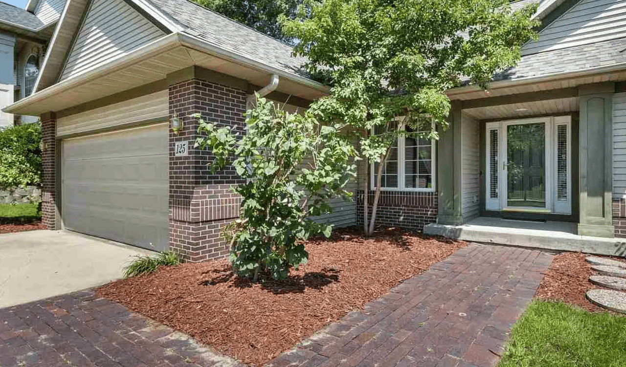 125 E Dovetail Dr
