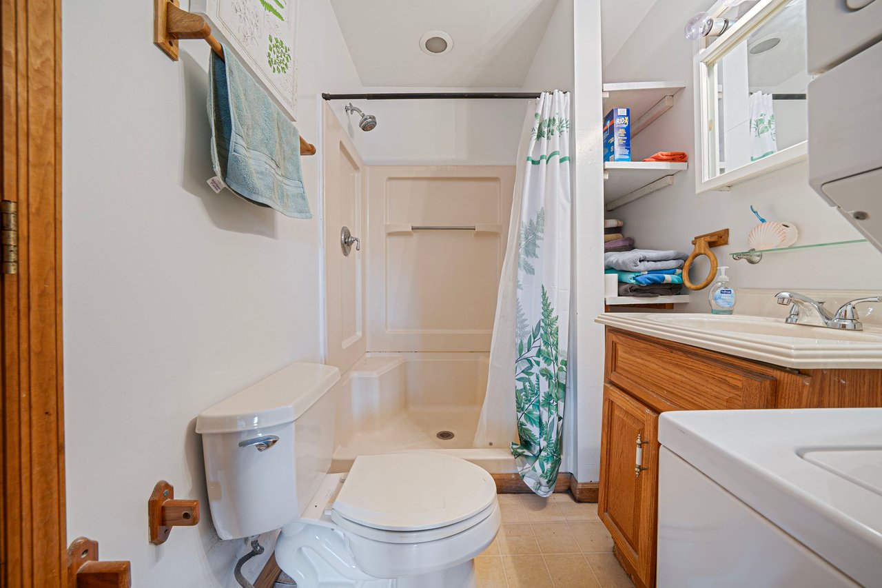 83 E Lighthouse Walk