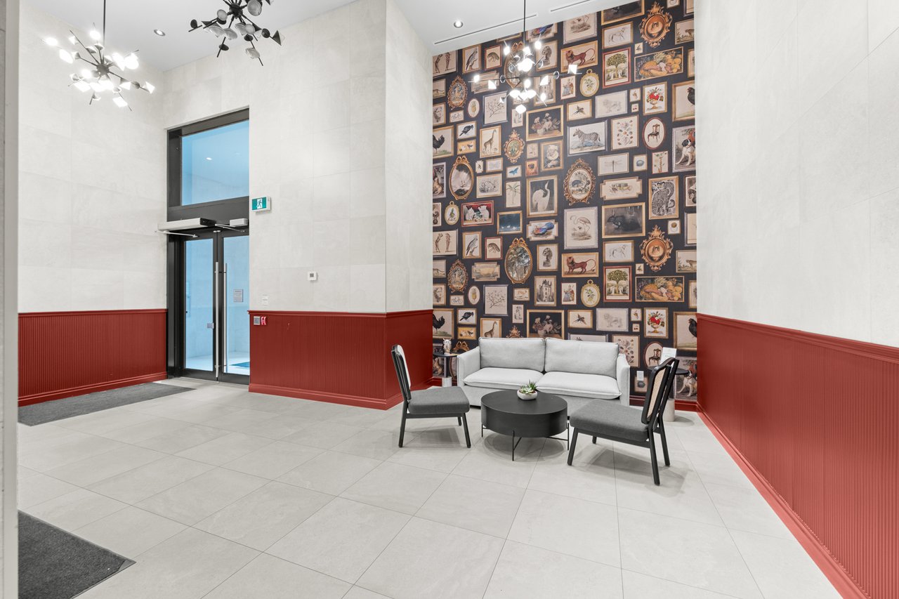 665 Queen Street East Suite 301