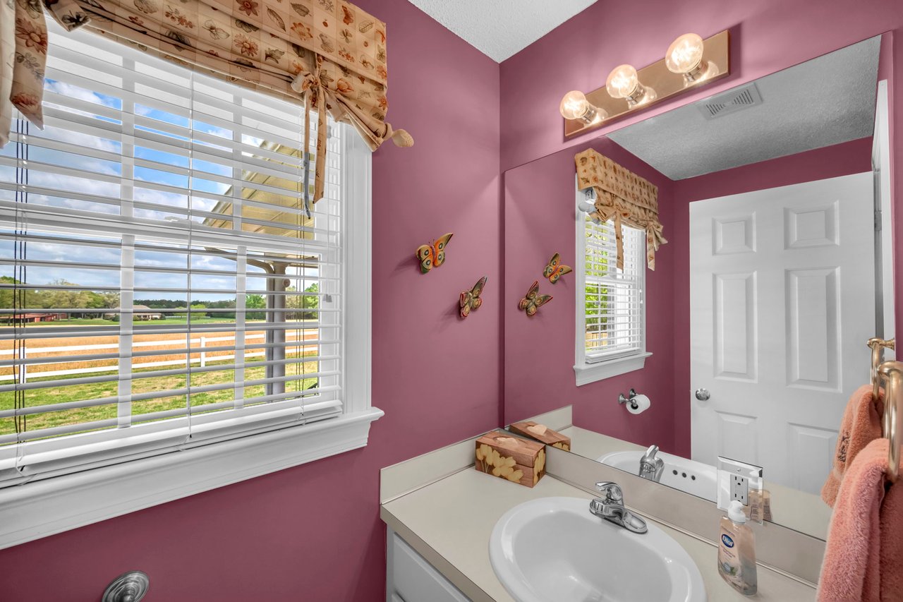 824 N Forest Hills School Rd