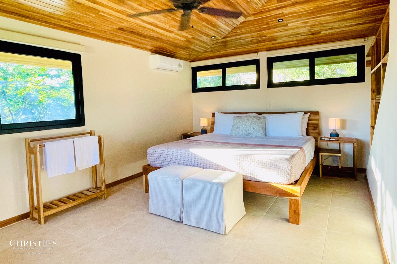 Tropical Villas Estate: A Unique Opportunity with 4 Private Villas