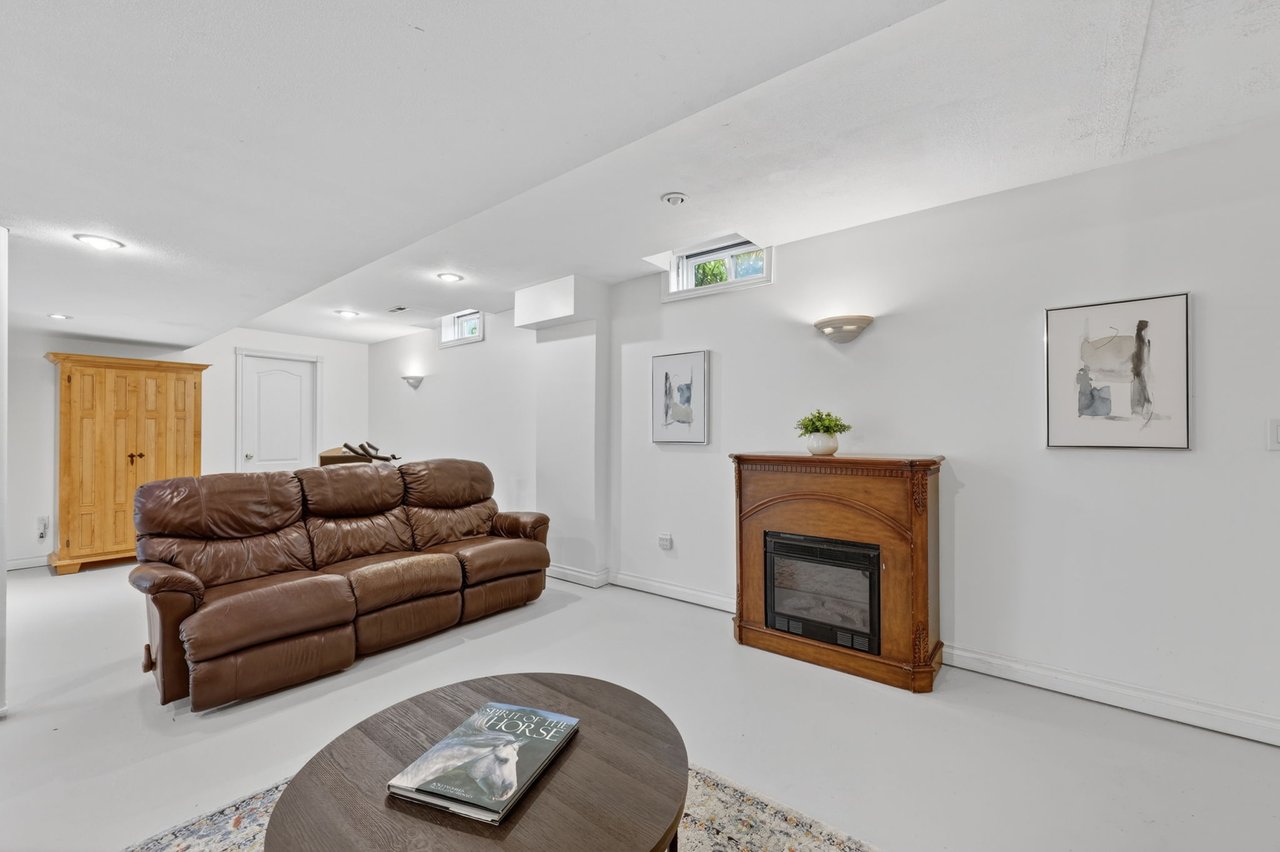 539 Veale Place