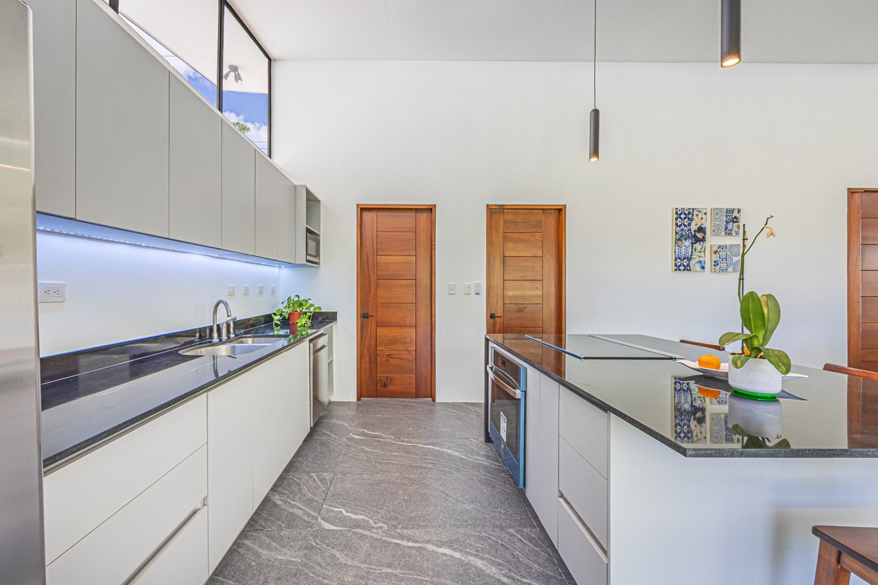 STYLISH 3 BED, 3 BATH BRAND NEW VILLA IN UVITA.