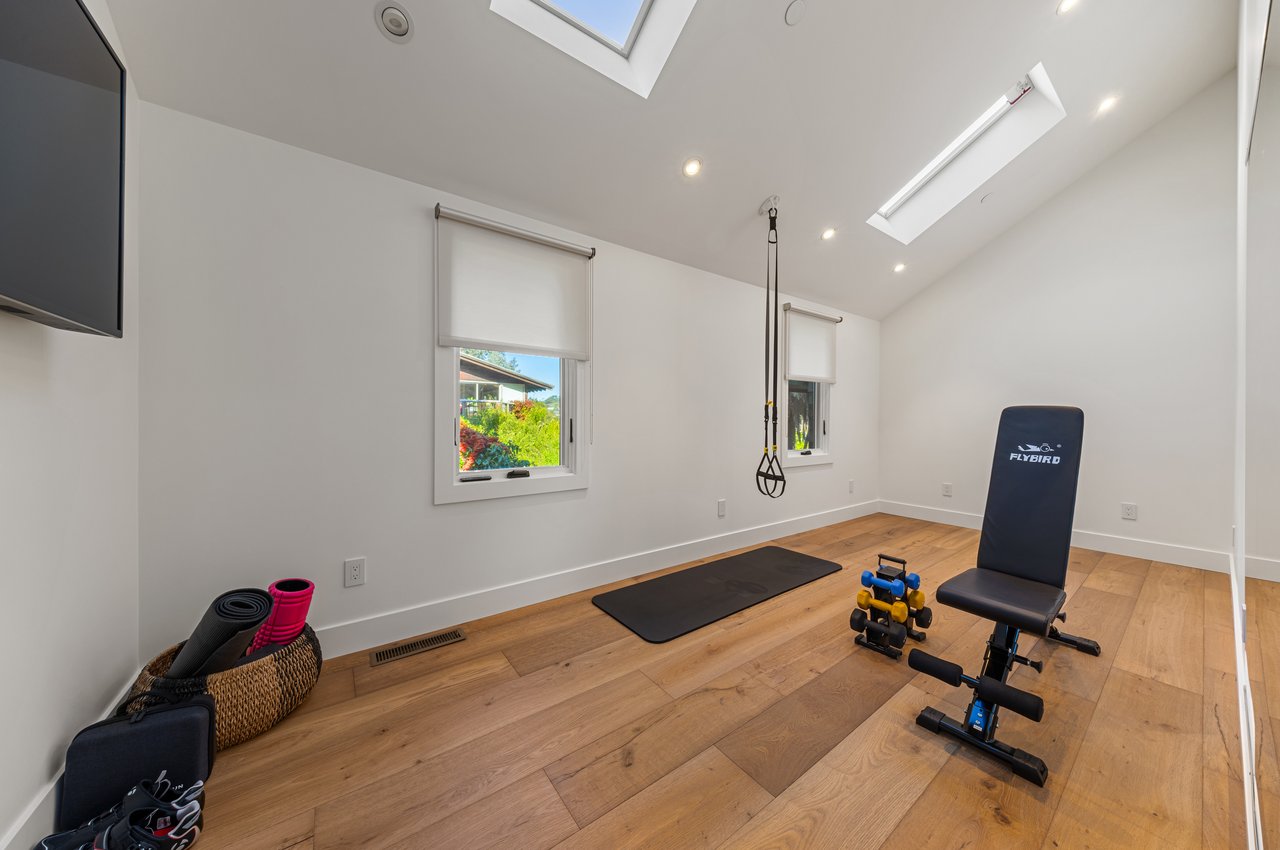 Stylish and Renovated Belvedere Beauty