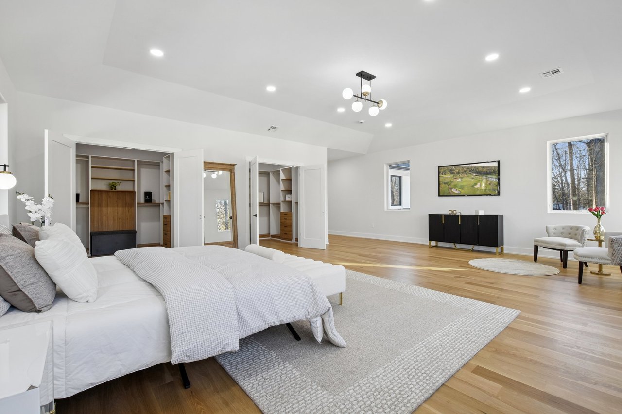 19 Highlander Dr