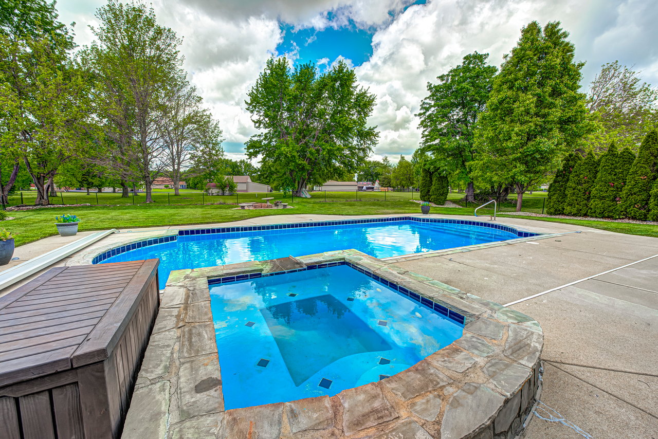 1114 Rockwell Dr
