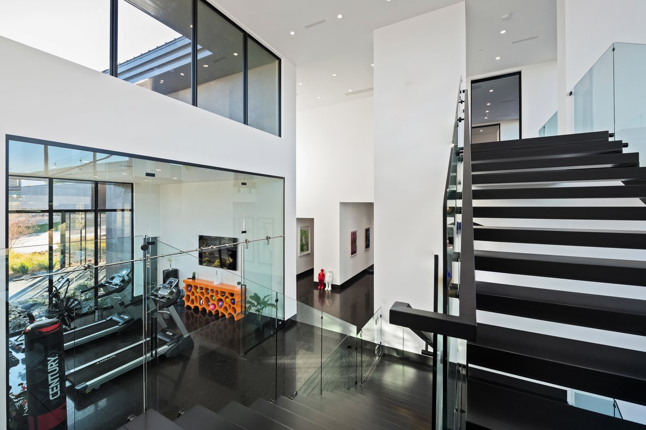 44 Hawk Ridge Drive