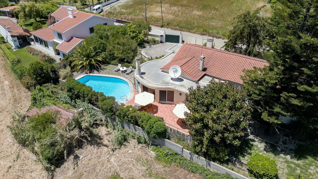 Exclusive Family Villa with Expansive Gardens Near Sintra’s UNESCO Heritage Centre