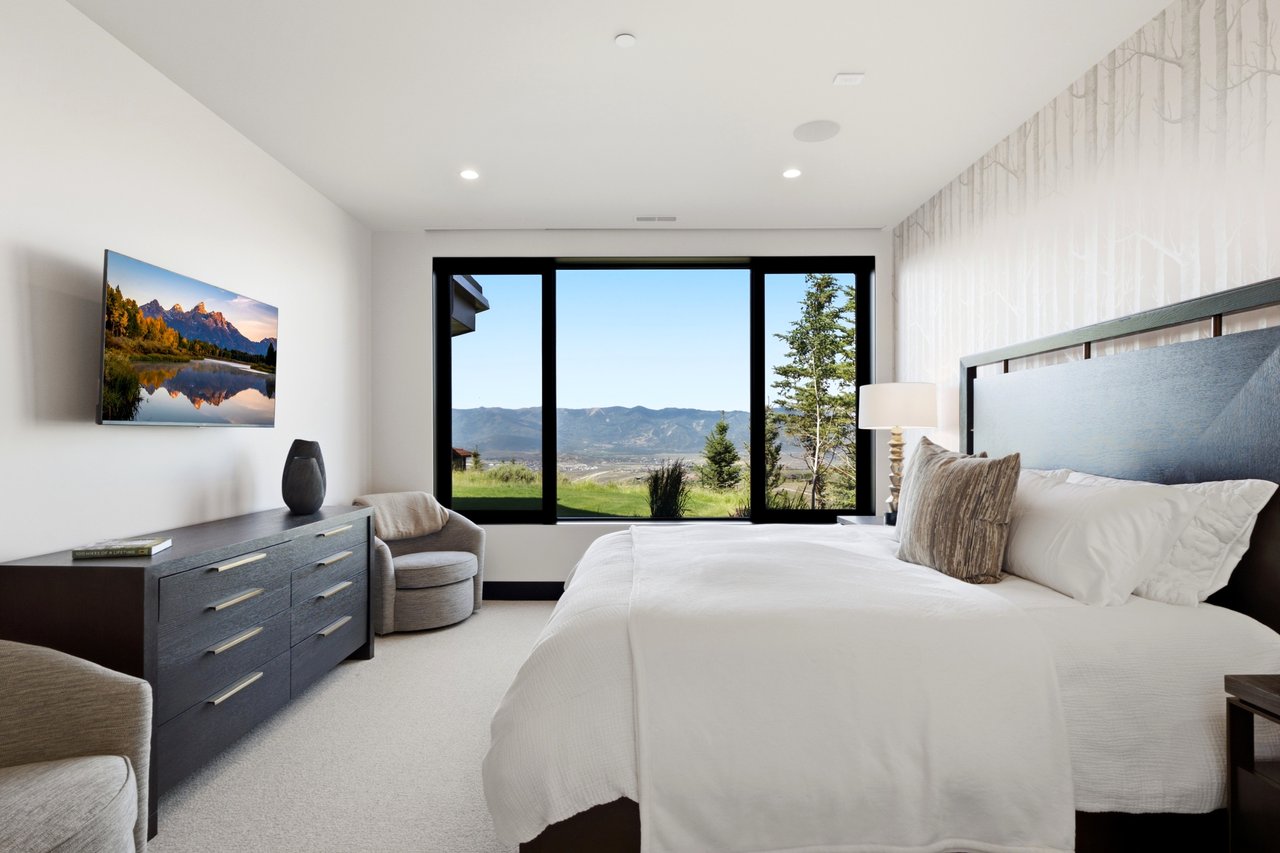 Top-of-Promontory Architectural Estate — Furnished & Turnkey - Front-Row Mountain Views